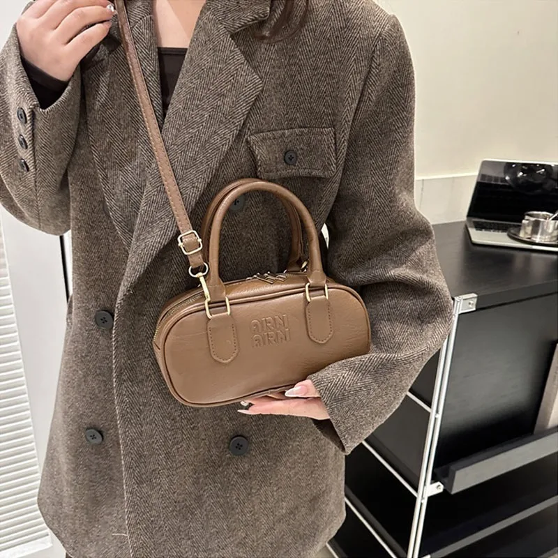 Vintage Fashion Small Bag Women\'s Fashion Commuter Shoulder Bag Personality Simple Everyday Versatile Baseball Bag