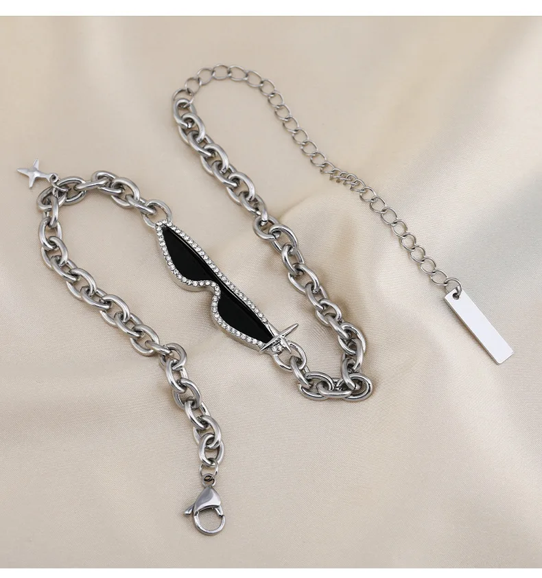 Nuove collane in acciaio al titanio, collane personalizzate sulla clavicola e collane in stile cool