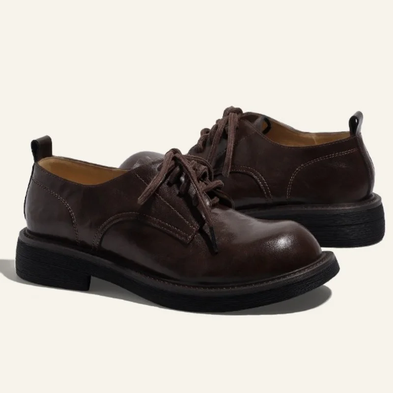 النمط البريطاني أوكسفورد 2025 جديد جلد جولة تو أحذية رجالي أحذية الإناث غير رسمية الرجعية مريحة لينة منتصف الكعب أحذية النساء