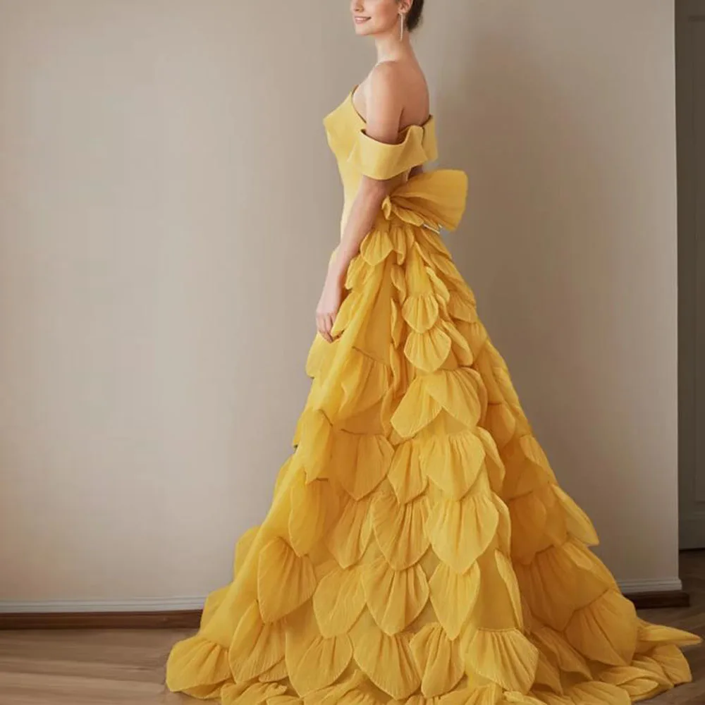 Eleganckie sukienki wieczorowe z falbanami, trenem, odkrytymi ramionami, satynowe suknie urodzinowe z odpinaną spódnicą.