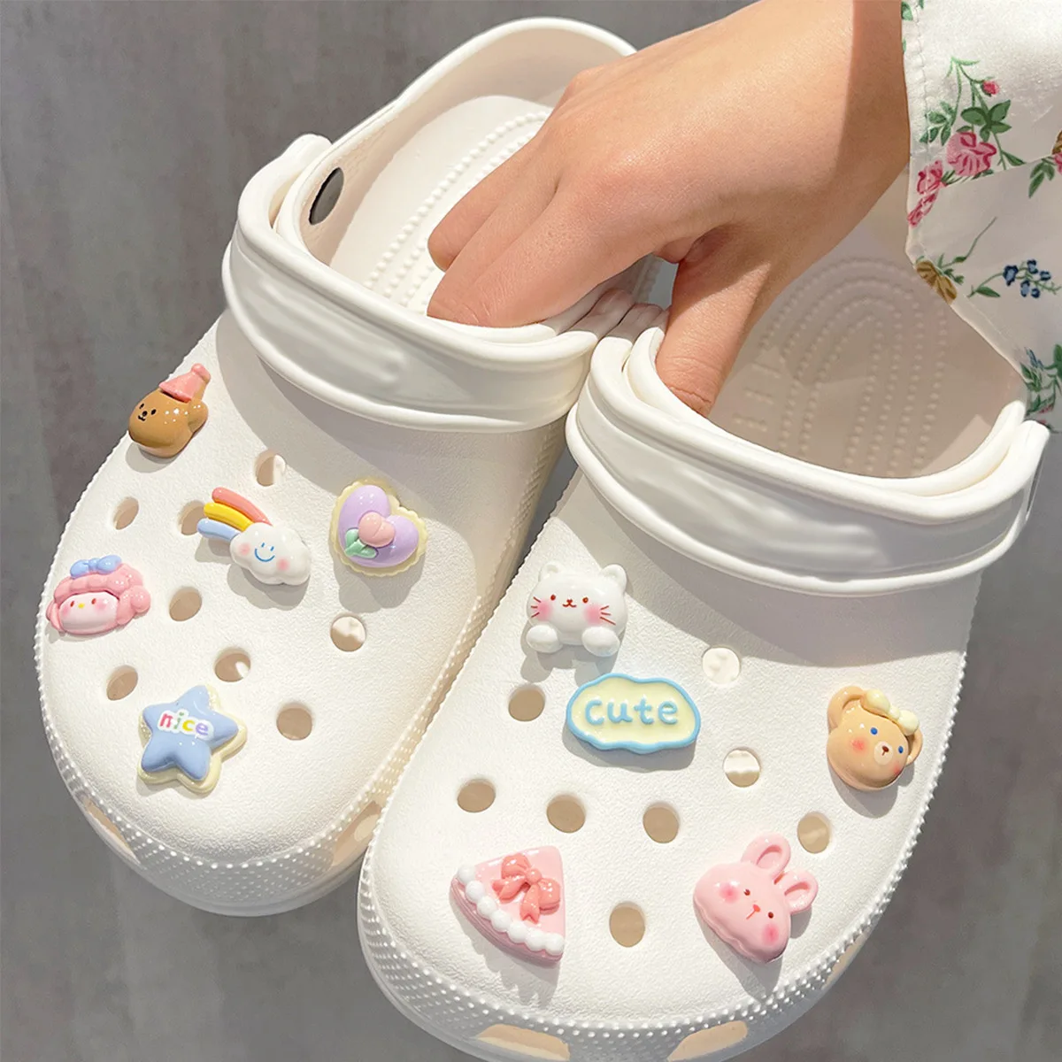 1 conjunto de amuletos de sapato de cristal conjunto de animais fofos decorações de sapato menina arco-íris doce flor diy designer sapatos destacáveis acessórios