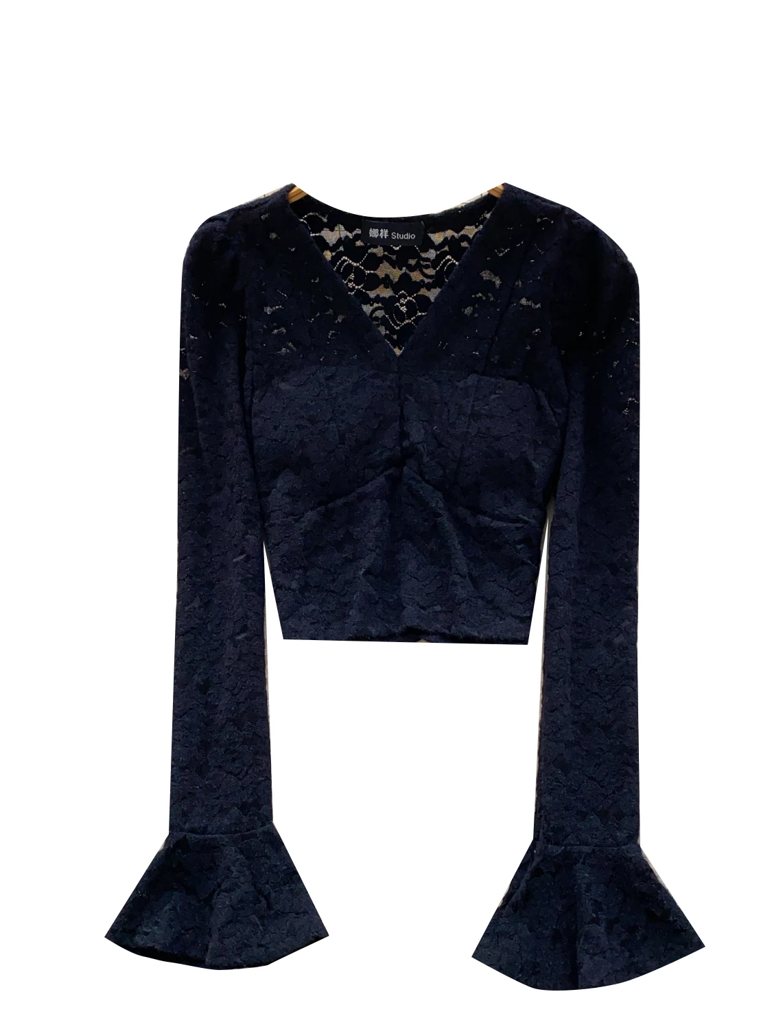 Camisas blancas de encaje con cuello en V para mujer, blusas estéticas Vintage de los años 2000, camisa ajustada recortada de manga larga, ropa para mujer para primavera y otoño