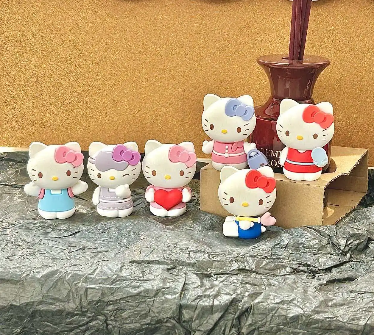 

New Product In Stock Love Kt Cat Cute Girl Heart Blind Box Handmade Toy Desktop Decoration Birthday Surprise Gift Souvenir