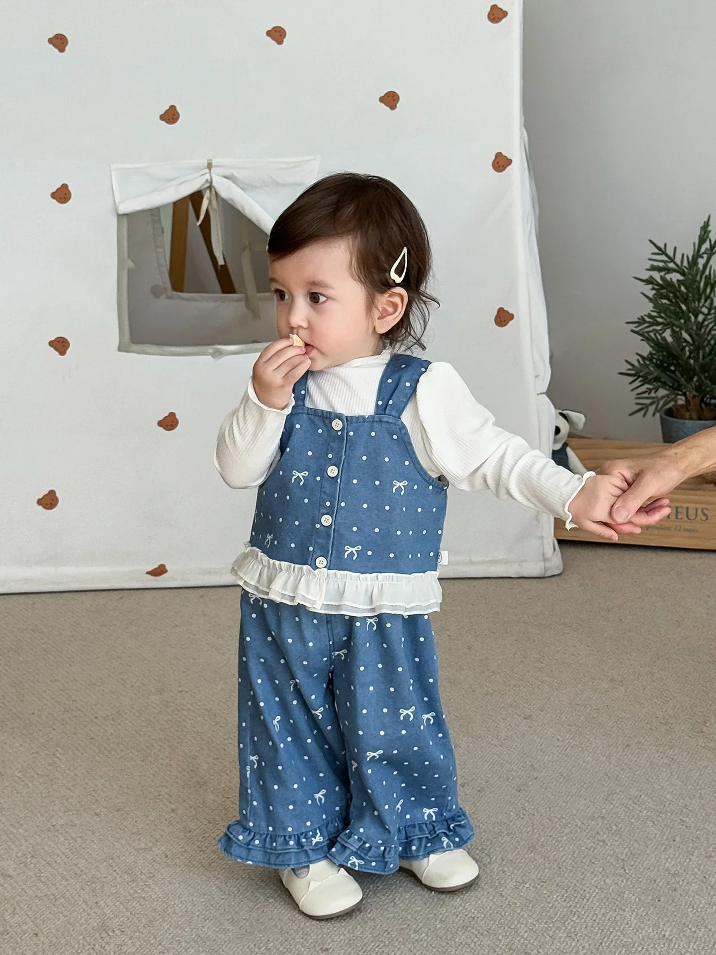 

Autumn Girls 2 Piece Outfit Set Bowknot Polka Dot Camisole Top with Buttons & Ruffled Wide Leg Pants for 0-5 Years Kids