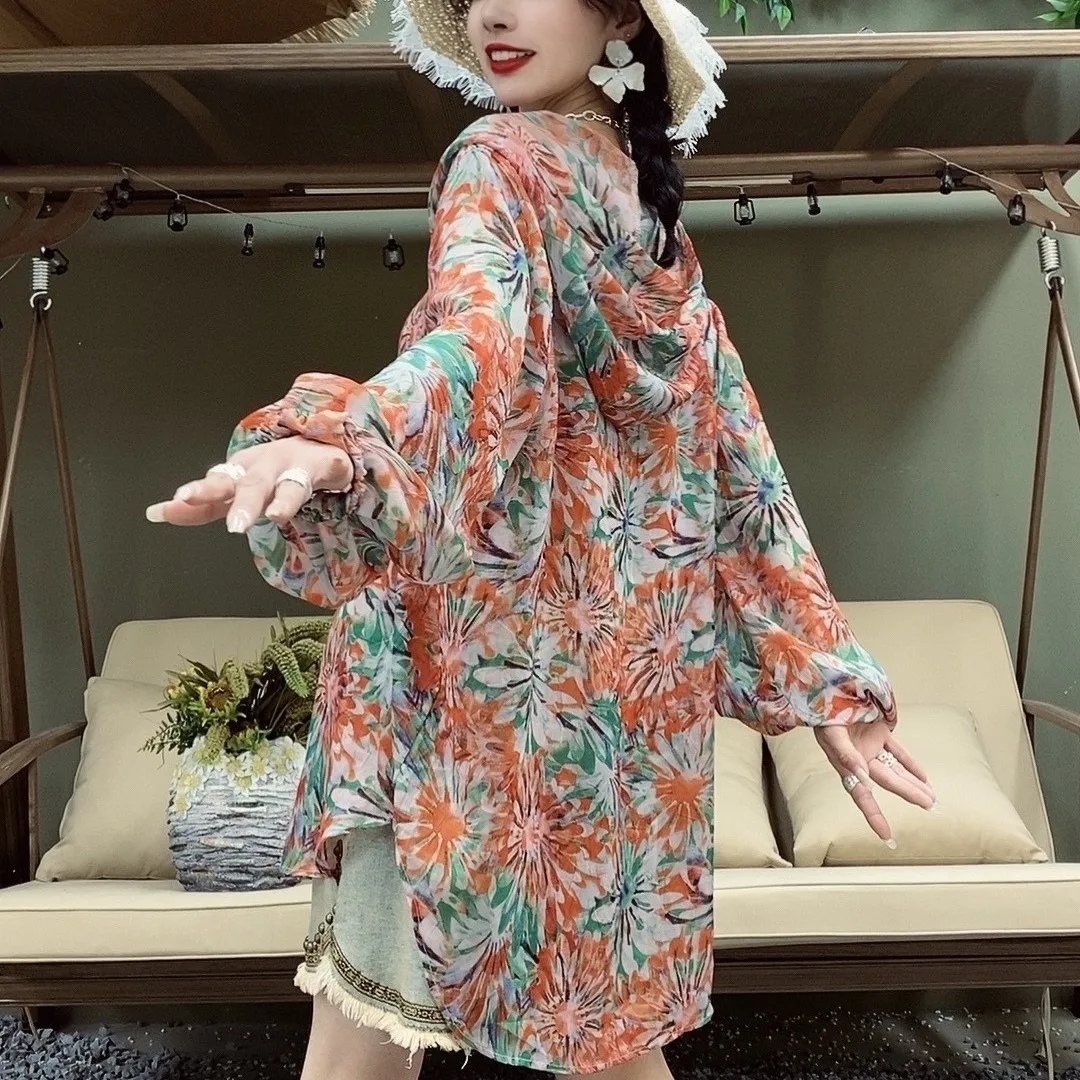 Modna, kwiatowa moda damska z kapturem i filtrem przeciwsłonecznym, kolorowa bluzka