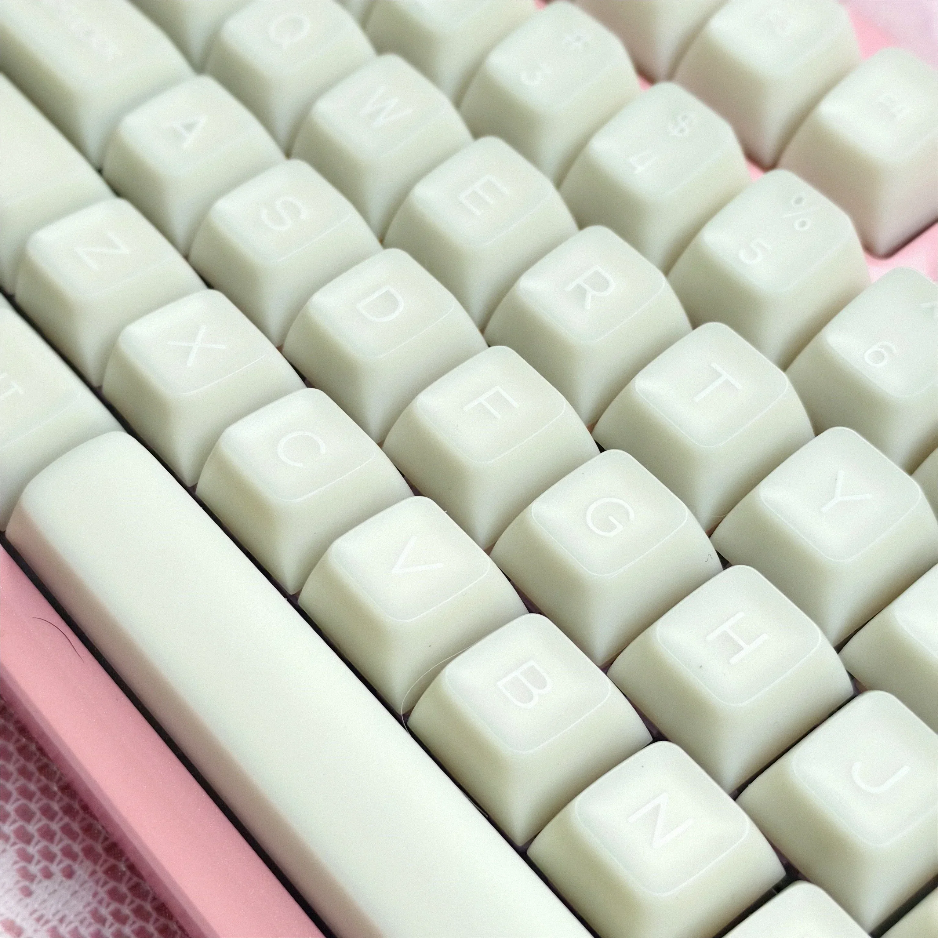 

PBT two-color keycaps sa height semi-transparent white marble full set of two-color injection molding keycaps