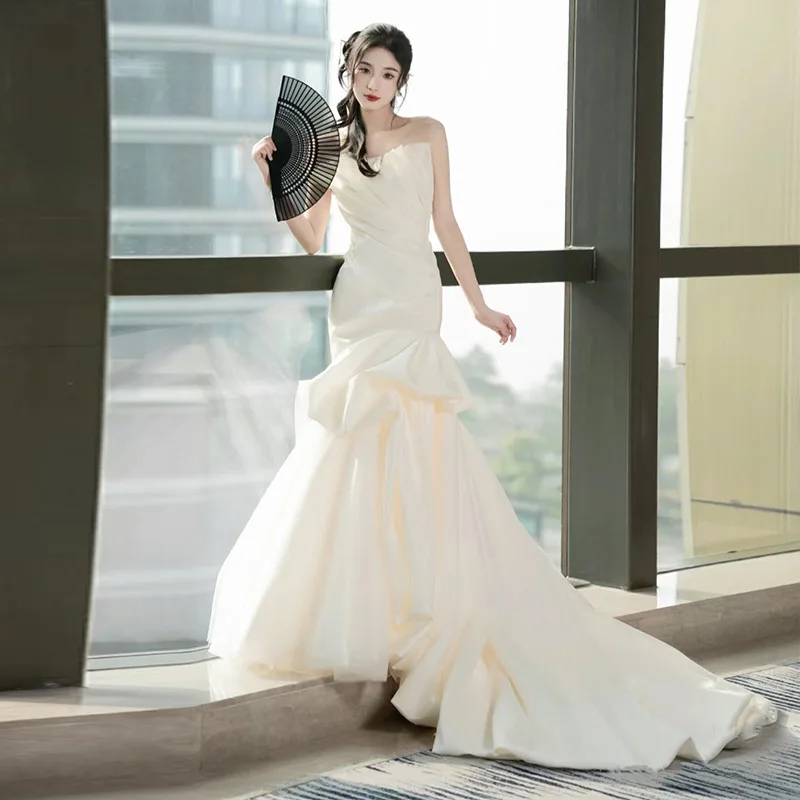 

French Satin Light Wedding Dress2025New Bride Wedding Strapless Mermaid Exit Veil High-End Simple Reception Veil