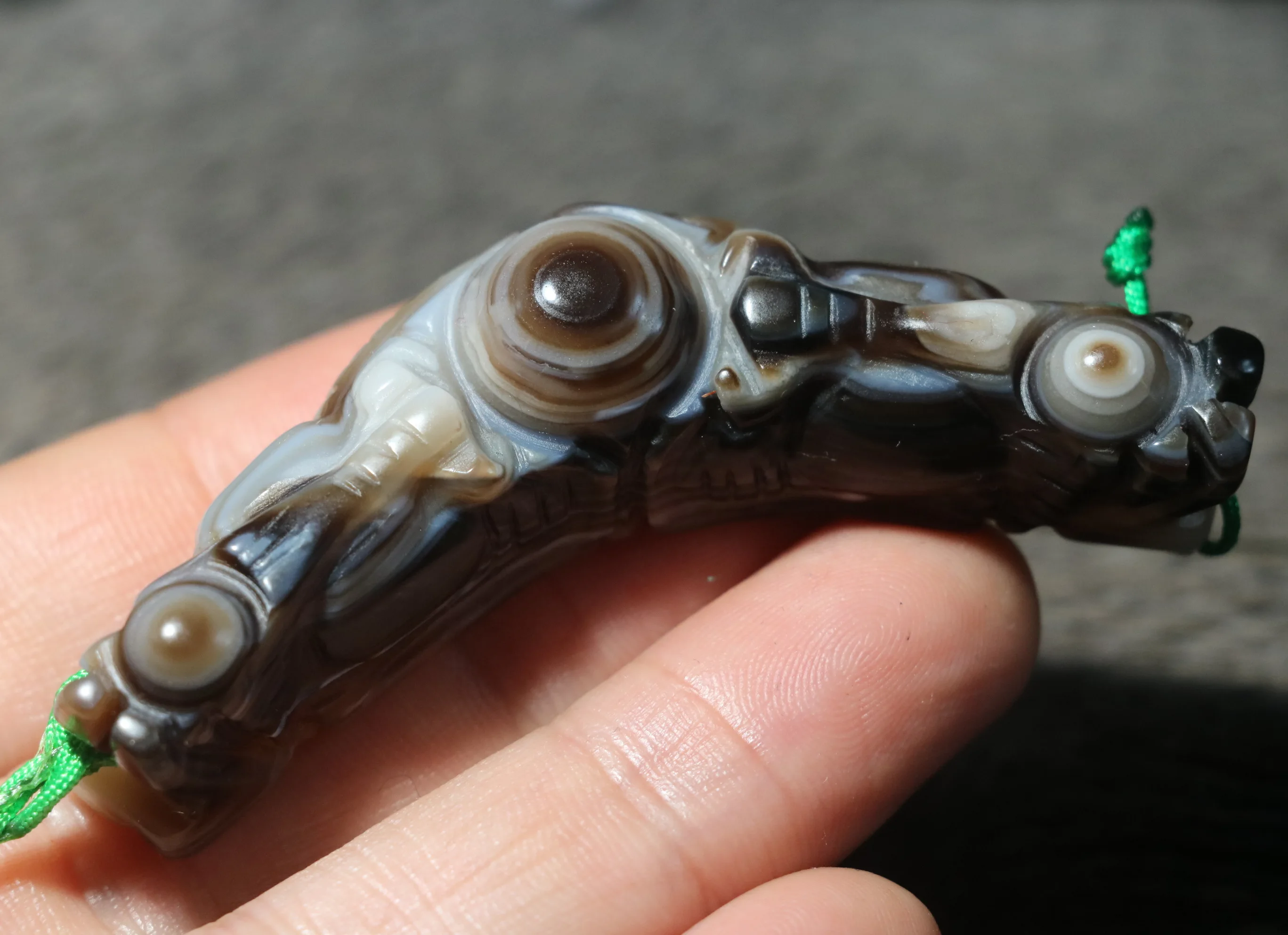 Energy!!! Mysterious Tibetan Onyx DOUBLE Roaring DRAGON Head Totem Heaven eye 6 OM Words Carving LKbrother Talisman Treasure