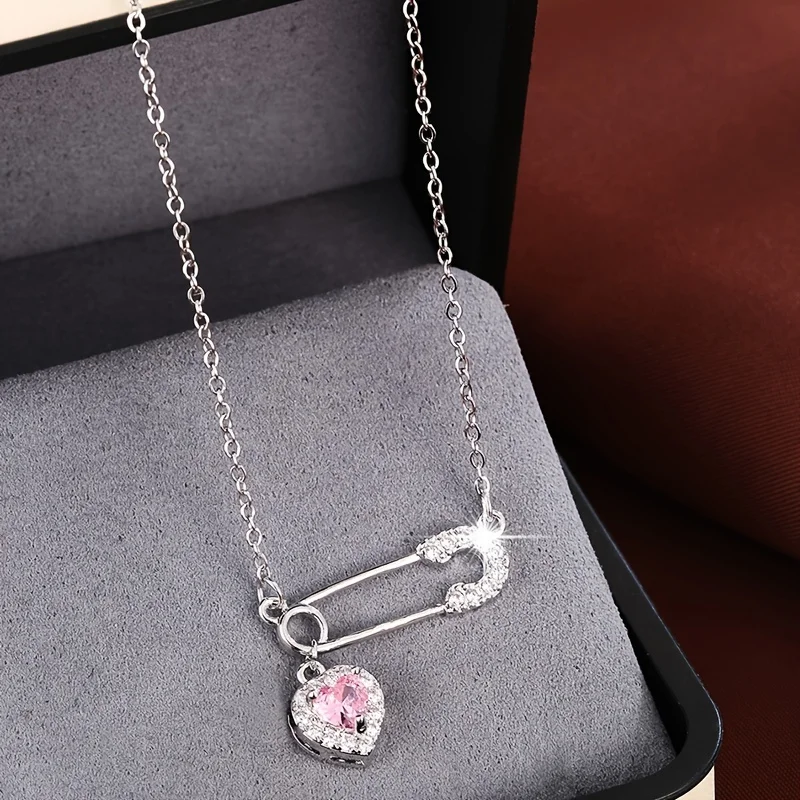 Europe and The United States Personality Creative Pin Love Pendant Necklace Ladies Fashion Light Luxury Party Accessories Gifts
