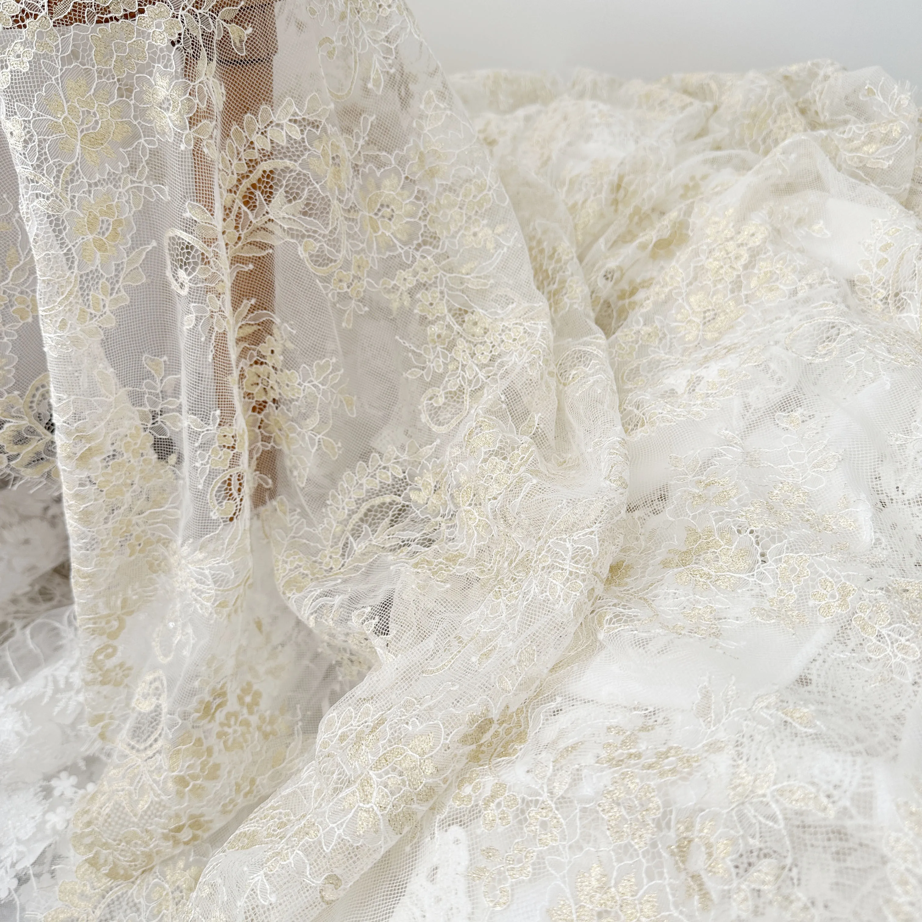 

3 Meter Light Golden Phoenix Tail Lace Fabric, Suitable for Wedding Dresses, Travel Photography Clothing, and DIY Production.