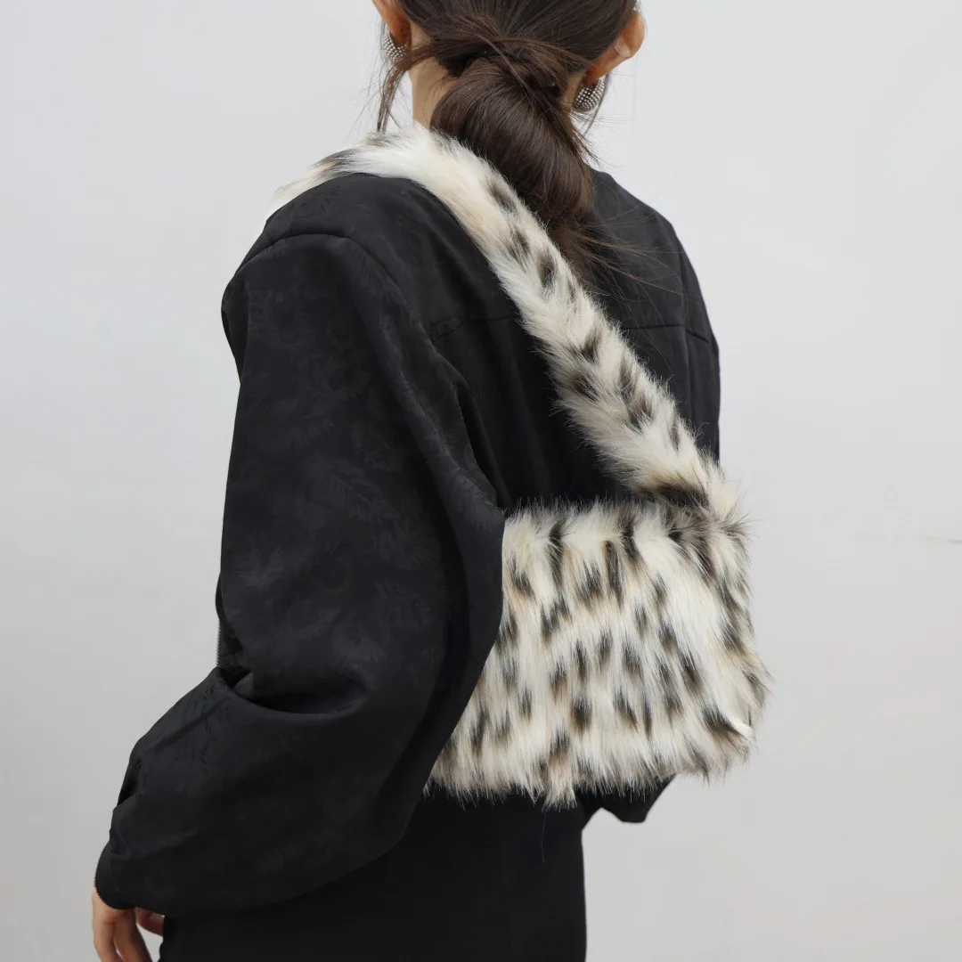 Y2K Trendige Plüsch-Unterarmtasche Damen Herbst-Winter Mode Einzelhandtasche Leopardenmuster-Tasche für Streetstyle – Detail 3