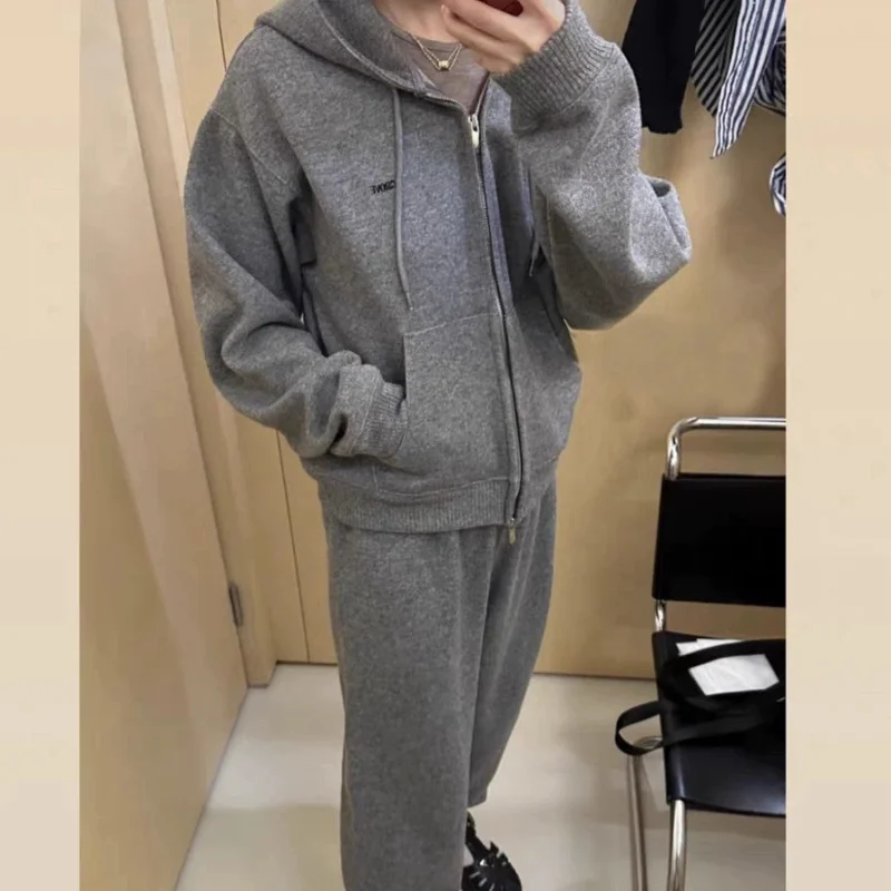

VE Wool Camere Hoodie Sweatirt Set Casual Outfit + Pants Women's Faion Ensemble Winter Collection 2024