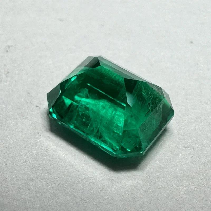 Lab Grown Columbia Emeralds Hydrothermal Hand Cutting Emerald Cut With Cracks Inclusions Inside Selectable AGL Certificate