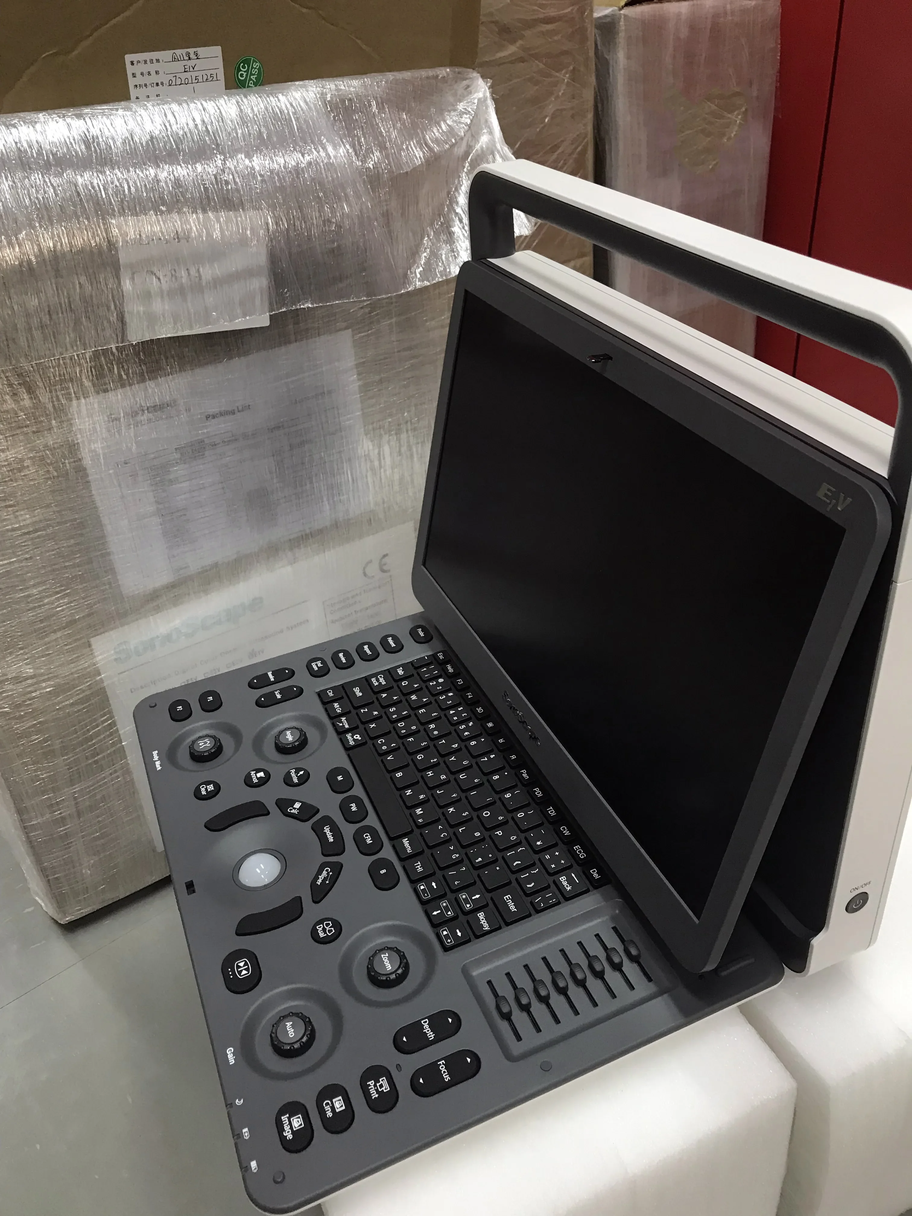 Stock ! ! ! MacoS550E1V e2v, Machine à Ultrasons pour Vétérinaire, Type d'Ordinateur Portable, Meilleure Vente