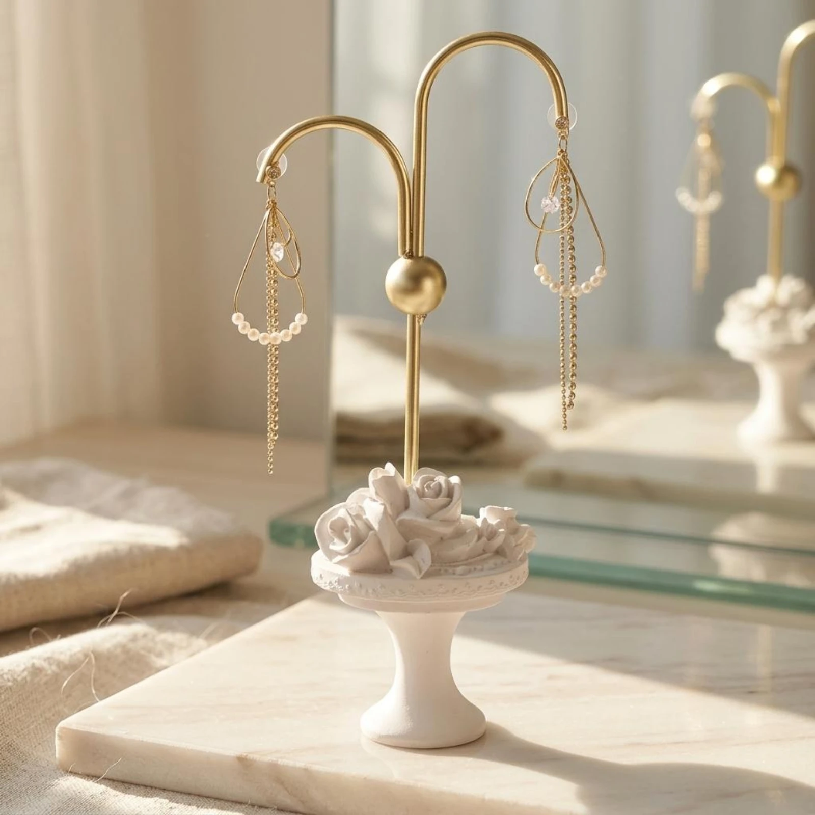

Earring Display Stand Stable Base Decorative Jewelry Stand Jewelry Display Organizer Space-Saving Decor Item Multi-Use Storage