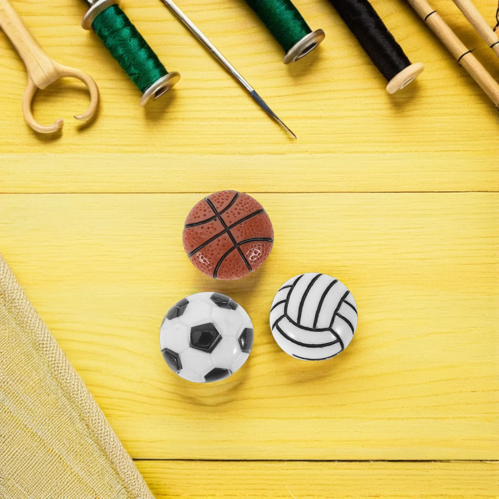 

40Pcs Resin Craft Kit Sports Ball Flatback Charms Soccer Baseball Basketball Volleyball Golf Scrapbooking Party Favors DIY