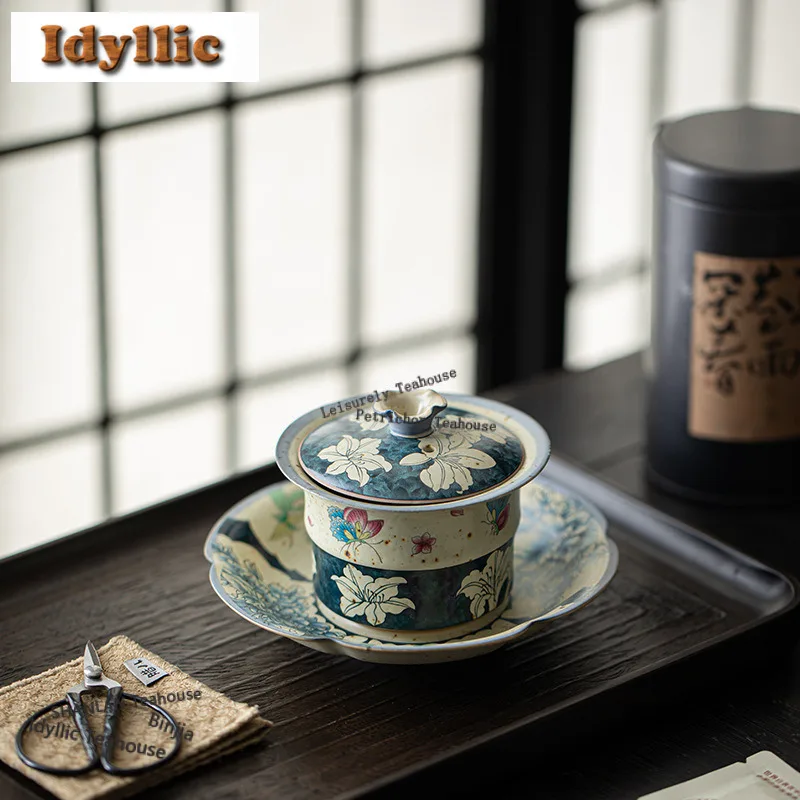 

150ml Blue and White Firestone Red Butterfly Lily Gaiwan Japanese Tea Tureen Tea Bowl with Lid Kit Tea Making Cover Bowl for Tea
