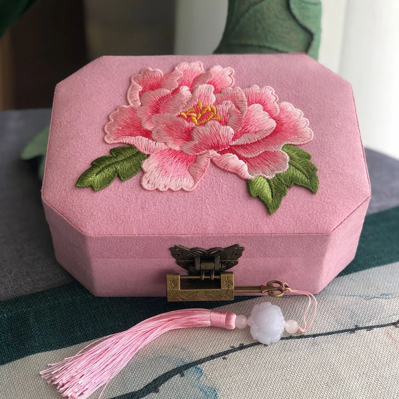 Chinese Style Retro Jewelry Box, Lockable Pink Princess Organizer for Necklaces, Bracelets, Rings, Thoughtful Gift for Women