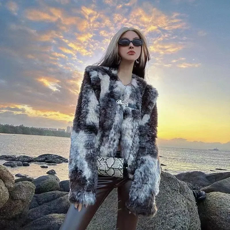 

2023 Winter Korean Version New Loose Lamb Wool Coat Women's Short Thickened Popular Small Foreigner High Quality Commuting Top