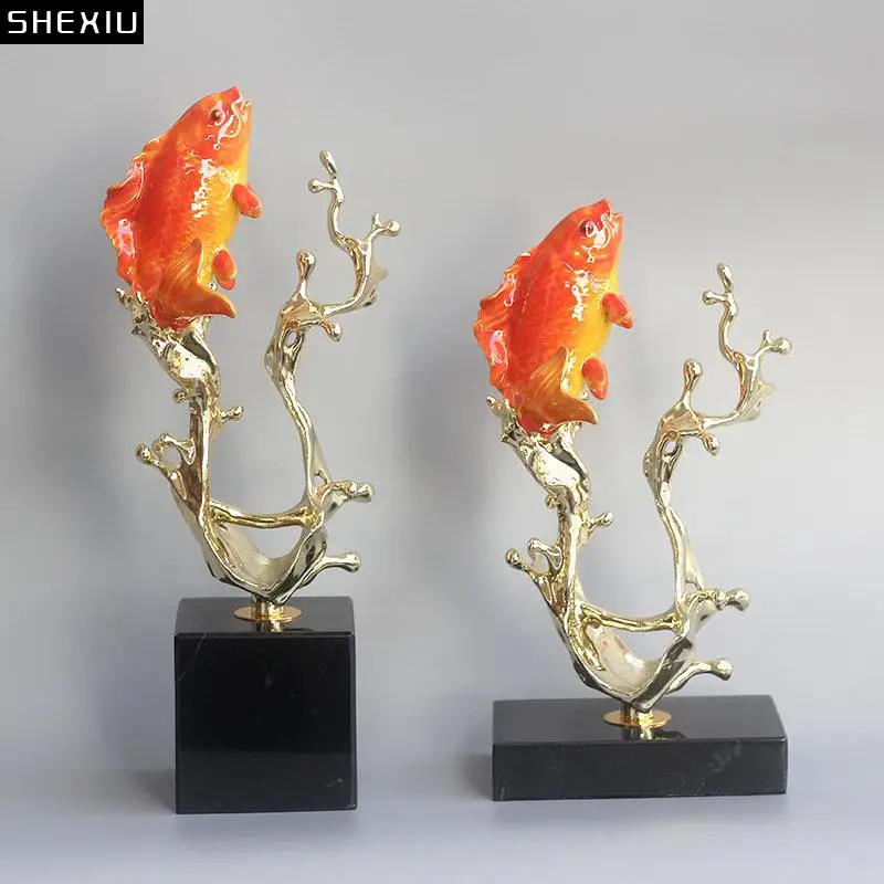 

Creative Painted Carp Statue Golden Waves Marble Base Crafts Desk Decoration Modern Ornaments Sculpture Room Aesthetics Decor