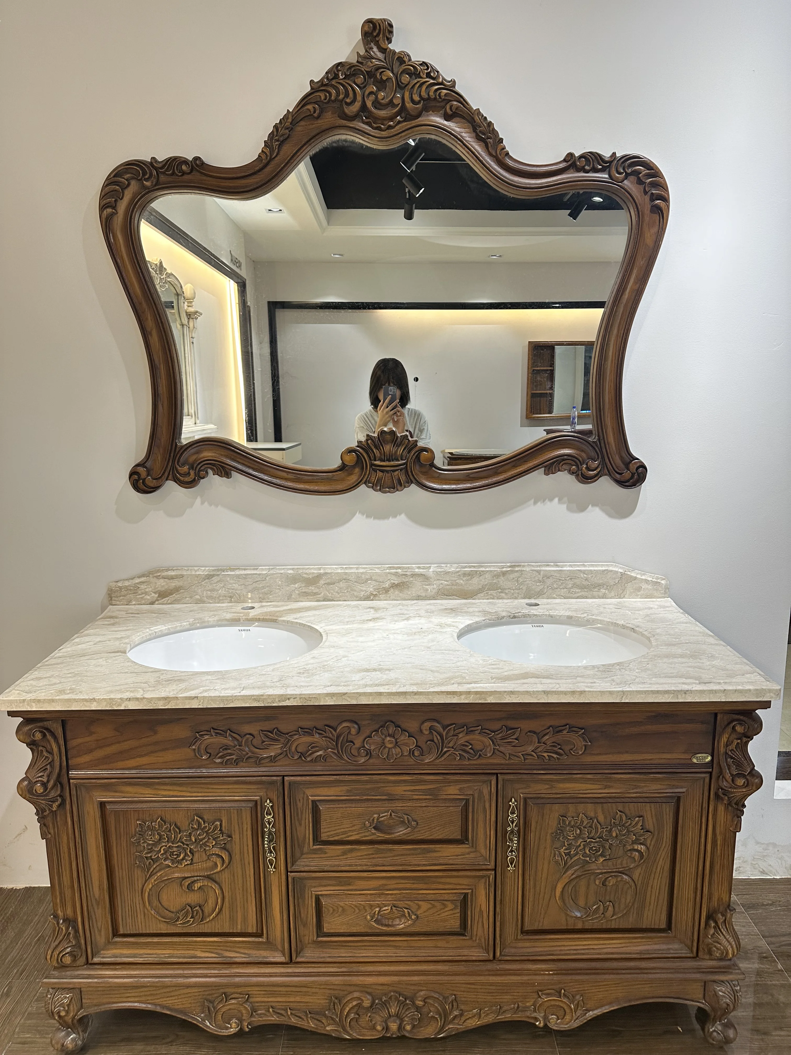 European Traditional Solid Wood Bathroom Vanity Hand Carved Classic Cabinet Modern Design Floor Mounted Mirror For Villa Hotel