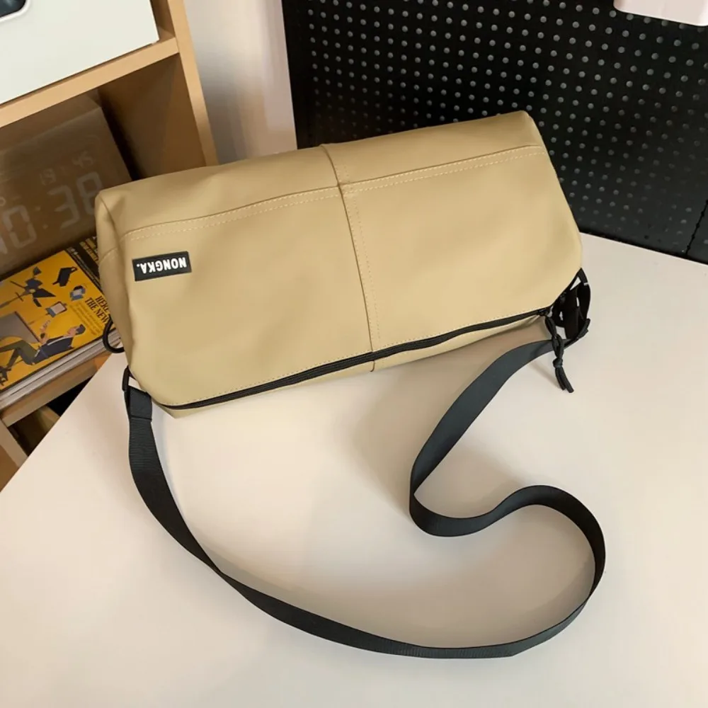 

Causal Sports Shoulder Bag Solid Color Lightweight Nylon Cloth Shoulder Bag Leisure Large Capacity Cylinder Messenger Bag Travel