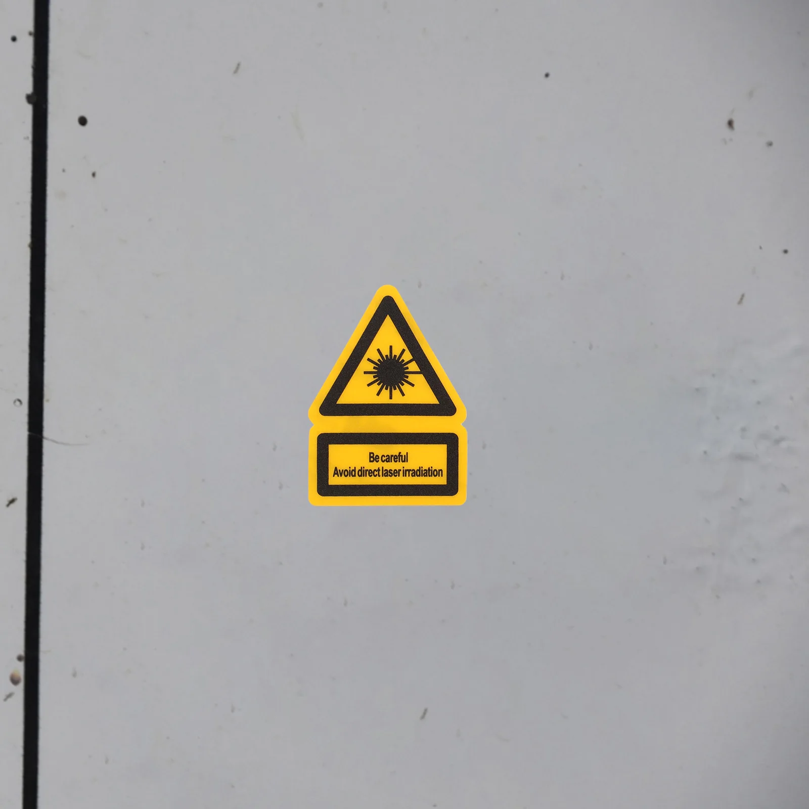

2pcs Laser Warning Labels Safety Signs High Visibility Caution Stickers Industrial Lab Use Yellow Security Markers