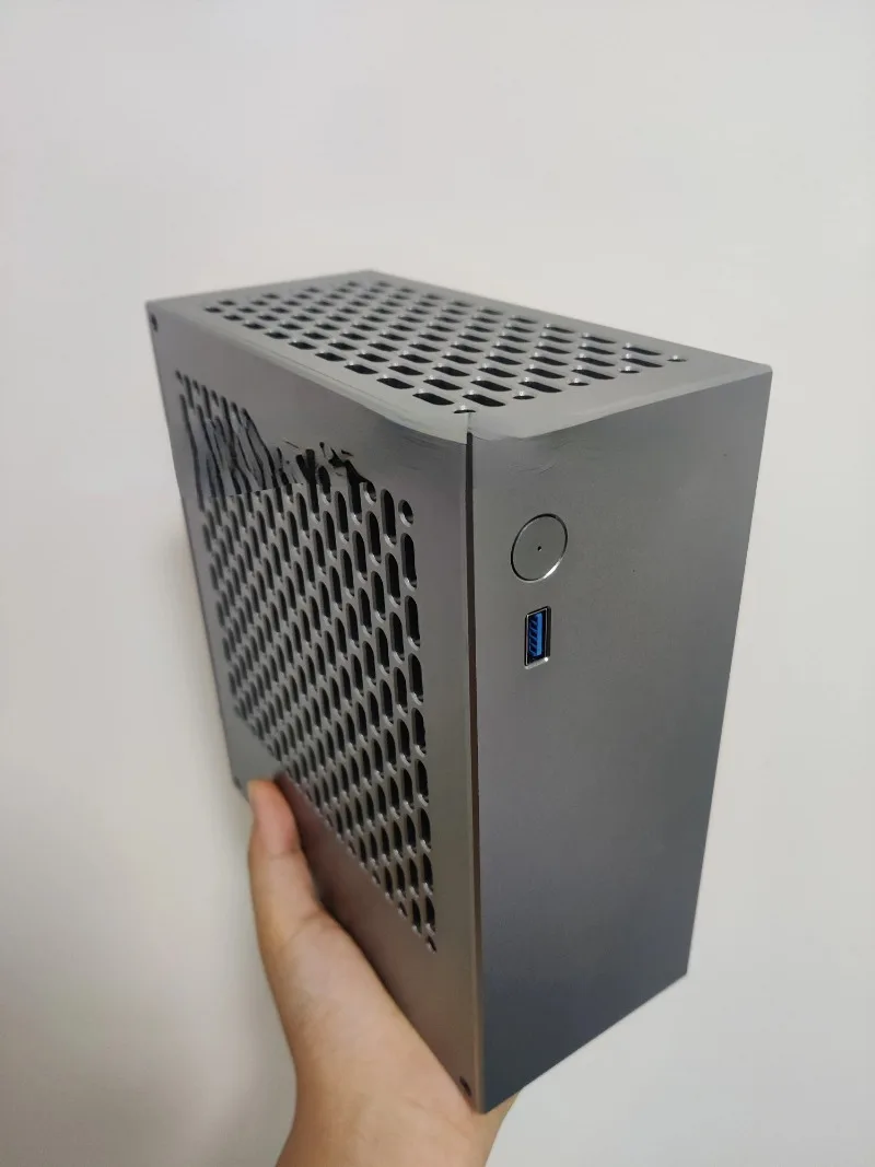 V32pro Aluminum Alloy ITX Small Chassis Soft Route Knife Card Built-in Power Direct Plug-in Chassis (Used)