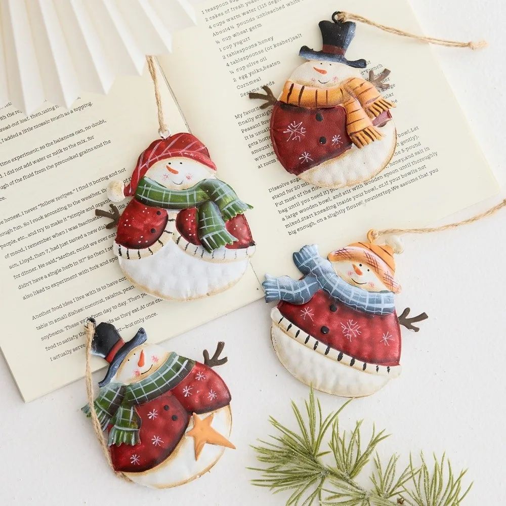 Niedliches handgefertigtes Schneemann-Hängemodell mit Umhängeband, Cartoon-Weihnachtsornament, hängender Weihnachtsbaumdekoration aus Eisen, Weihnachtsdekoration