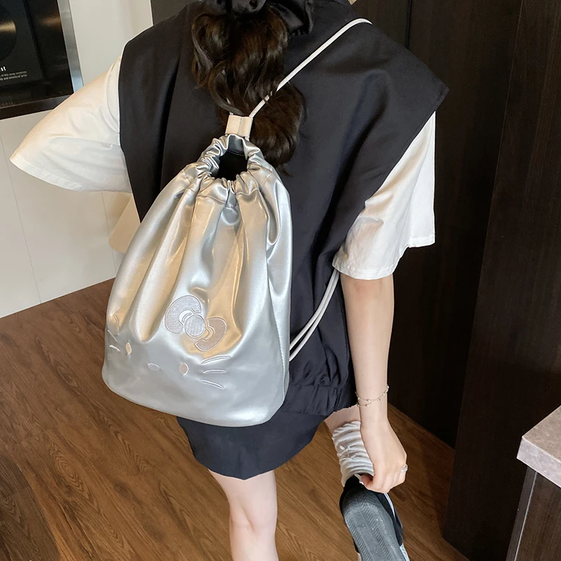 2025, Kawaii Hello Kitty Umhängetasche, Design-Rucksack, niedlicher Cartoon, silberne Umhängetasche, Cartoon, kleine runde Tasche für Frauen und Mädchen