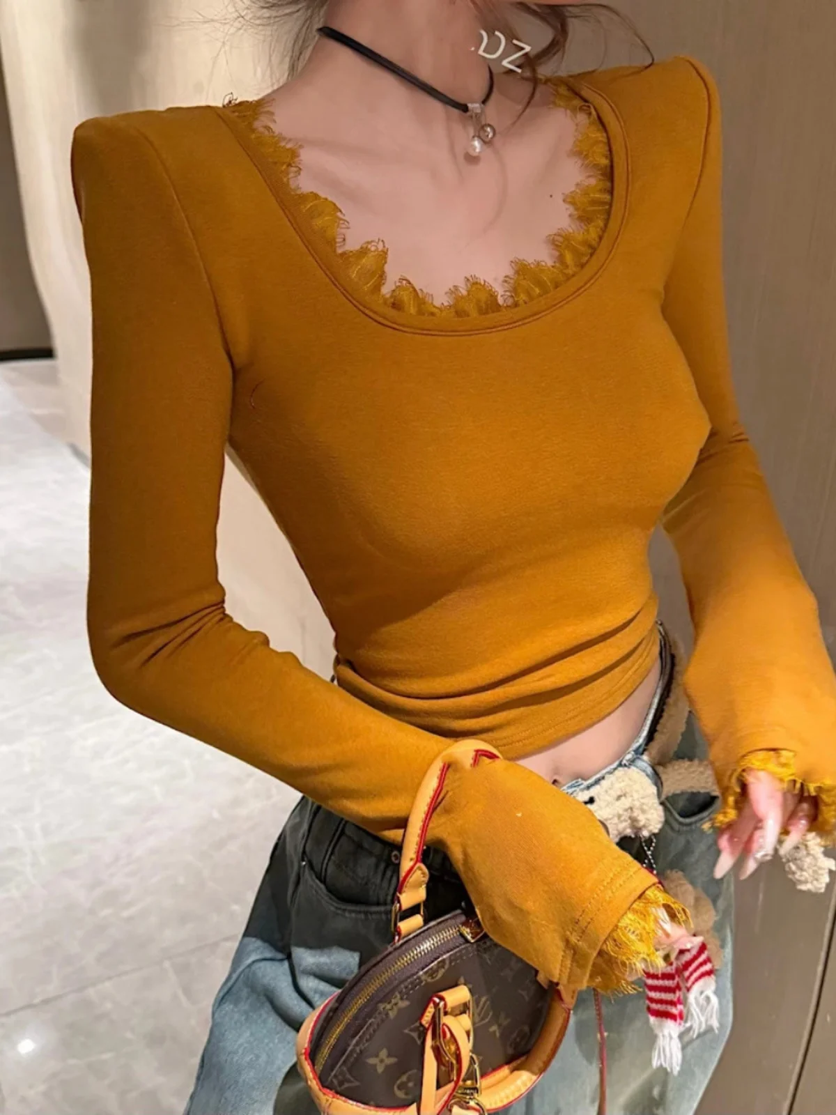 패셔너블한 레이스 트림 긴팔 기본 셔츠 티셔츠 여성용 가을 겨울 2024 신상 두꺼운 다용도 슬림핏 탑