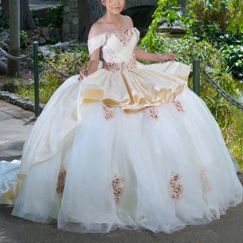 

Ivory Shiny Quinceanera Dresses Ball Gown Off The Shoulder Applique Lace Beading Tull Corset Party Birthday Sweet 16 Dress Vesti
