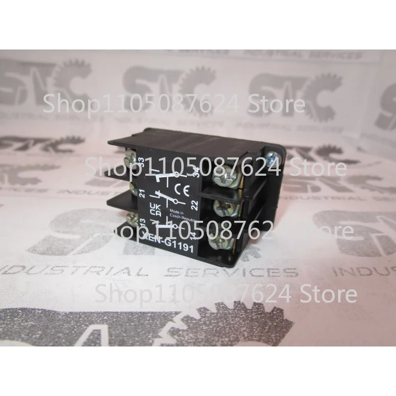 GG  XENG1191  Original  FOR  Schneider Spring Return Contact Block FAST SHIPPING