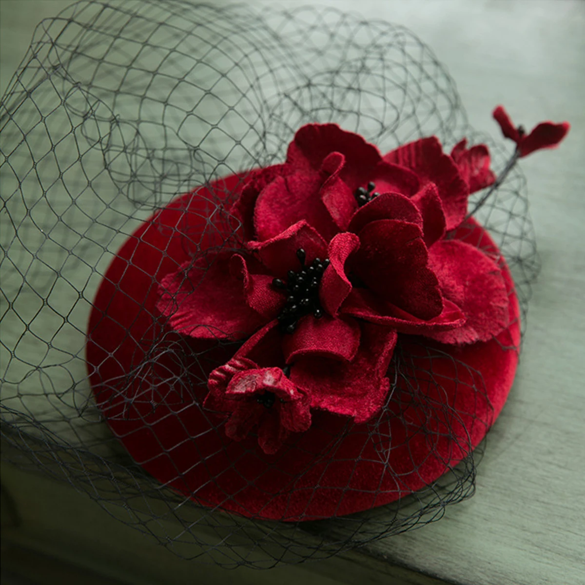 

Red Bridal Fascinator Hat with Veil Flower Beads for Women Church Cocktail Tea Party Wedding Stewardess Dress Hats Accessory