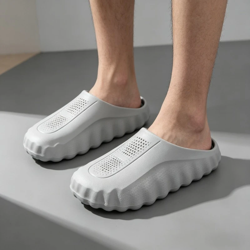 

Men's and women's EVA lightweight toe massage slippers 2026 outdoor new casual sports slippers couple's fashionable beach shoes