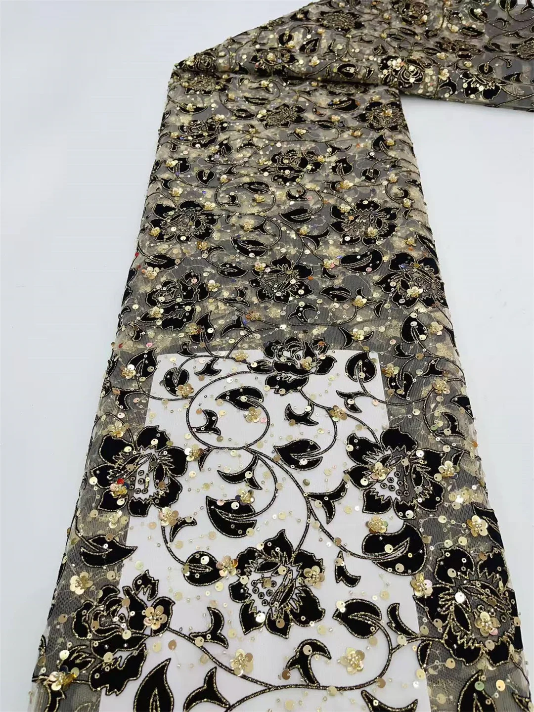 

2025 New Design Tulle Lace Fabrics African Sequins Embroidery Lace French Tulle Groom Lace Fabrics For Sewing Wedding Dresses
