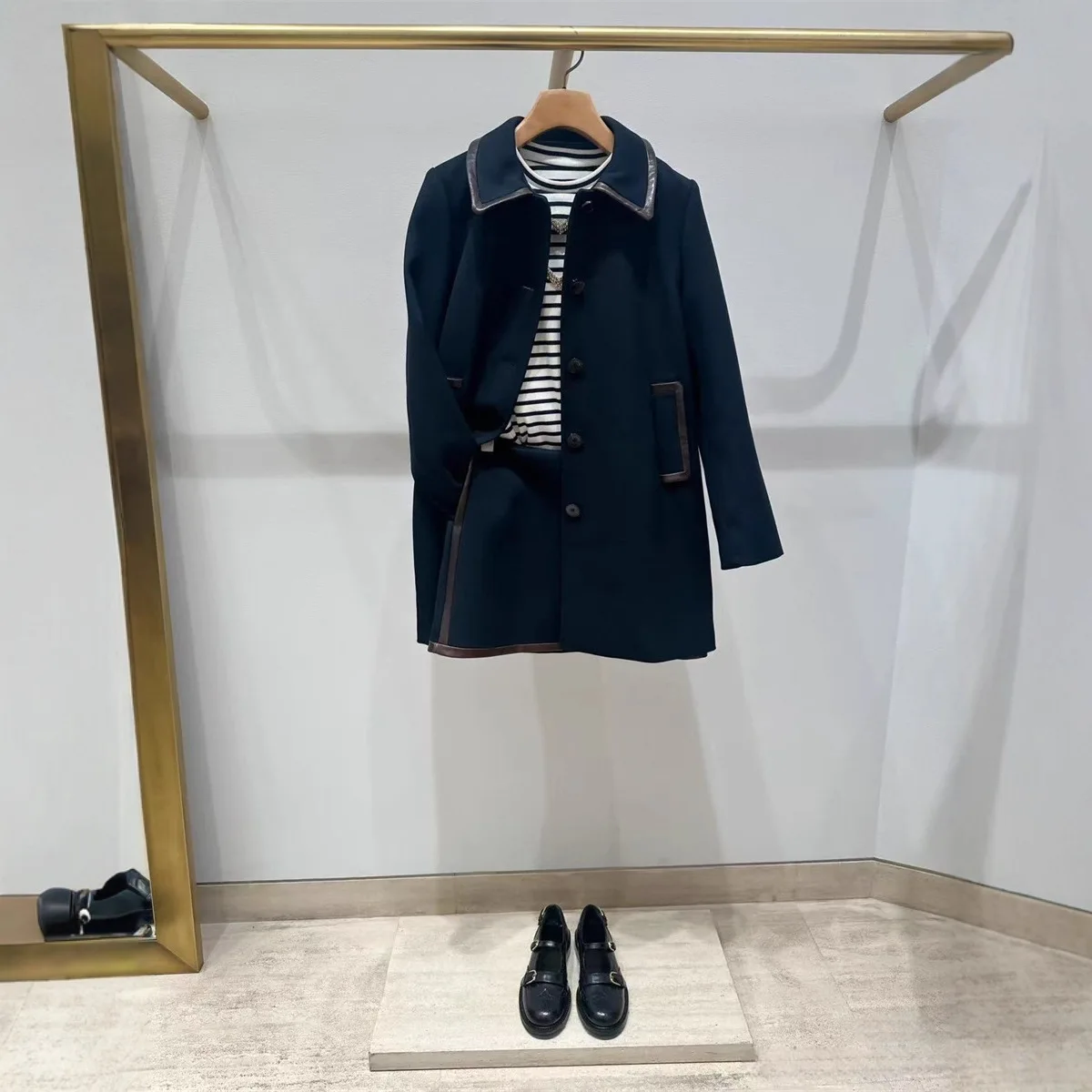 

【Gift Free】 French Niche 2025 Fall Winter New Leather-Trim Mid-Length Loose Jacket & A-Line Skirt Set