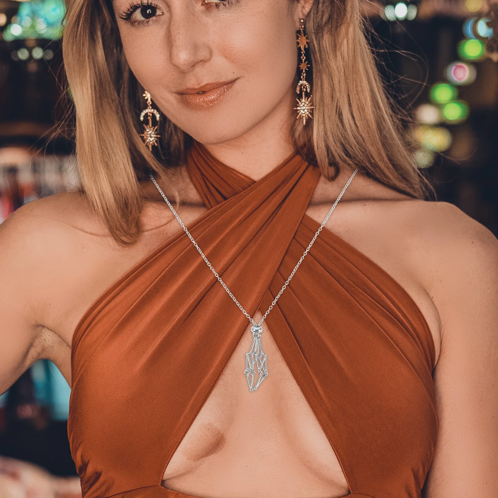 

Hollow Crystal Holder Necklace Pendant Metal DIY Jewelry Accessories Unique Creative Gemstone Elegance Beauty Crystal Holder