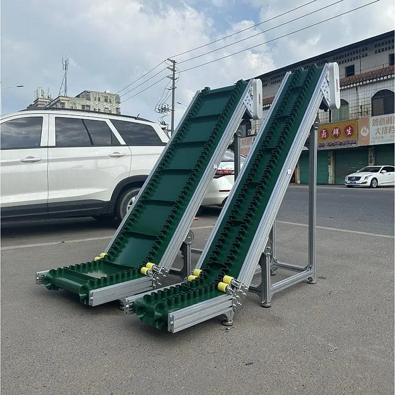 Inclined Ribbed Conveyor Belt for Injection Molding Machine, Cleated Belt to Carry Plastic Parts Upward
