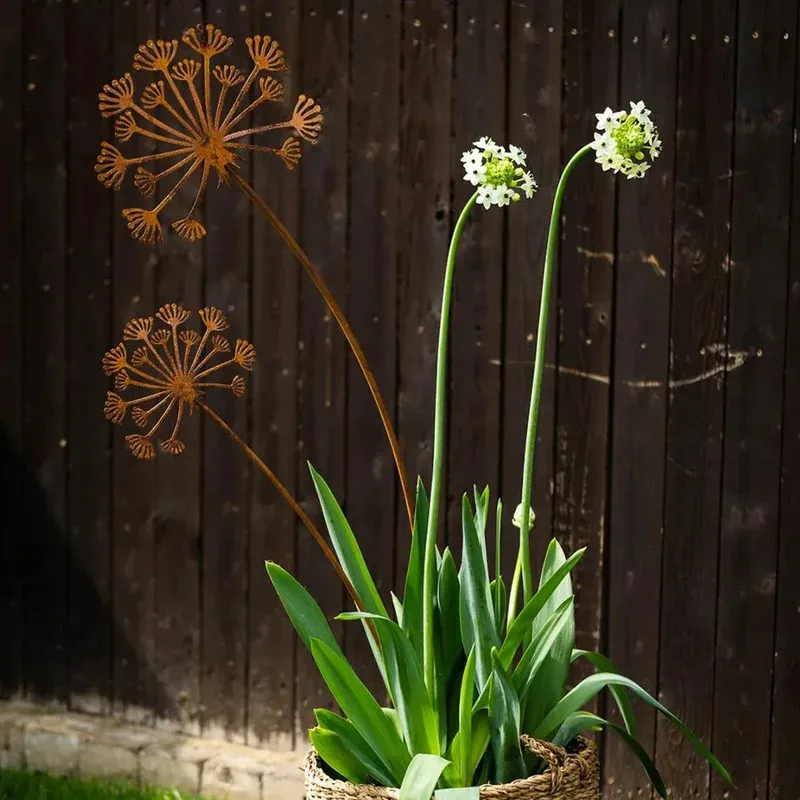 1pc Rustic Metal Garden Stake - Intricate Flower Design, Patina Finish, Outdoor Decor for Garden, Patio, Balcony, or Flower Pot