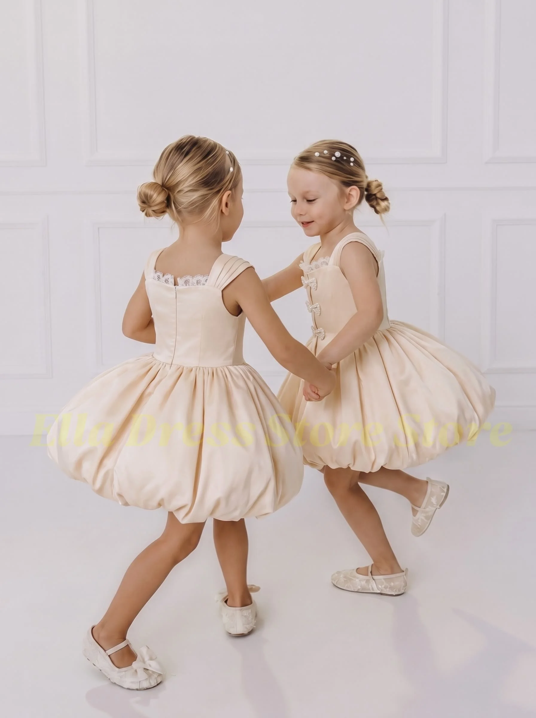 Maßgeschneidertes rosa Satin-Blumenmädchenkleid für Hochzeiten, kurze Ärmel, hübsches Erstkommunionkleid mit Schleifen, Kindergeburtstagsfeier, Großhandel – Detail 5