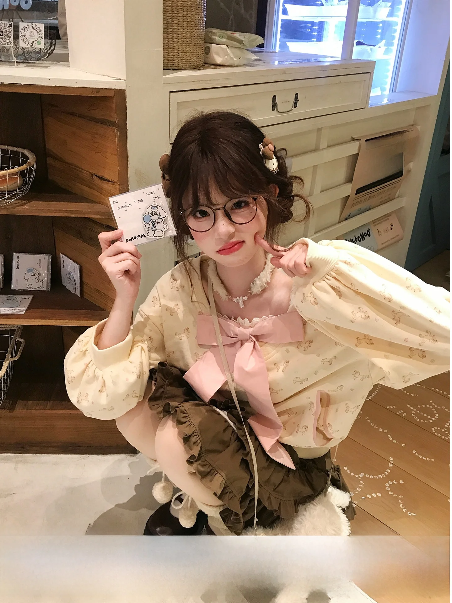 

Pudding Limited Edition Knot Printed Sweatshirt Coffee Color Pony Skirt Set Casual Loose Fit Spring Fashion