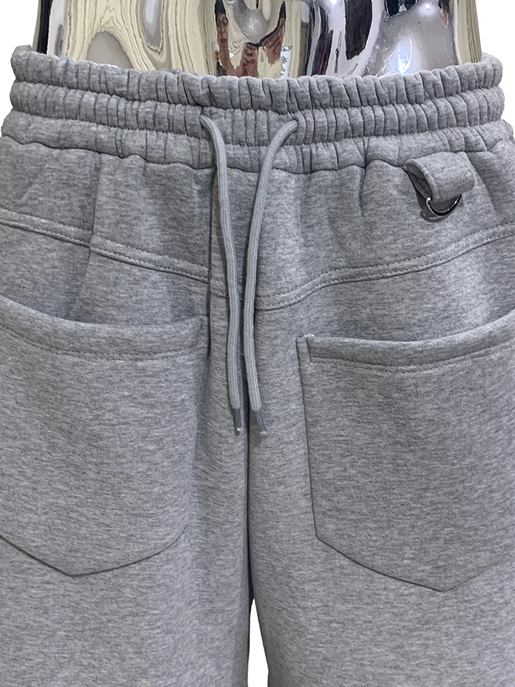 Summer Autumn Loose Casual Soft Grey Shorts for Men with Drawstring Elastic Waist Knee Length European Sweatpants Menswear 2025
