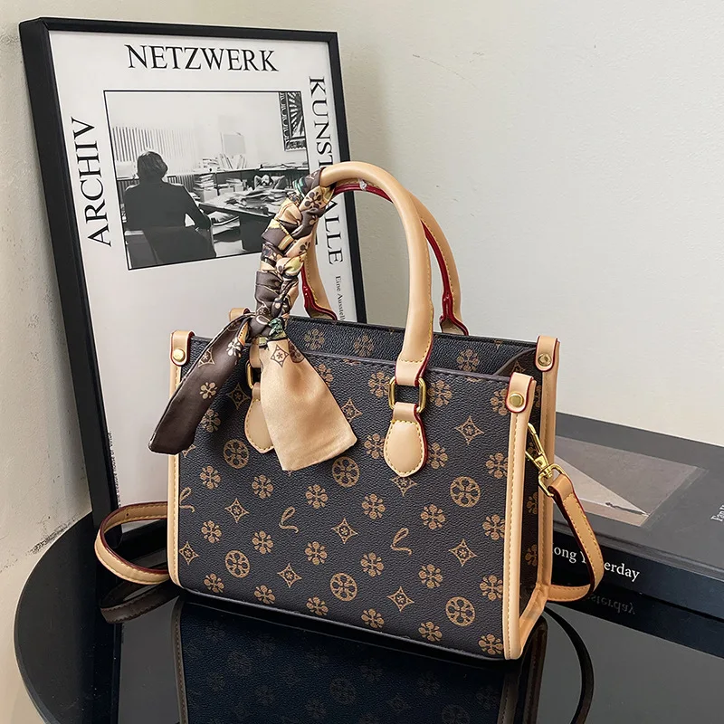 

Новая женская большая сумка 2025 года, многосторонняя сумка через плечо, роскошная модная сумка для ежедневных поездок и путешествий ​