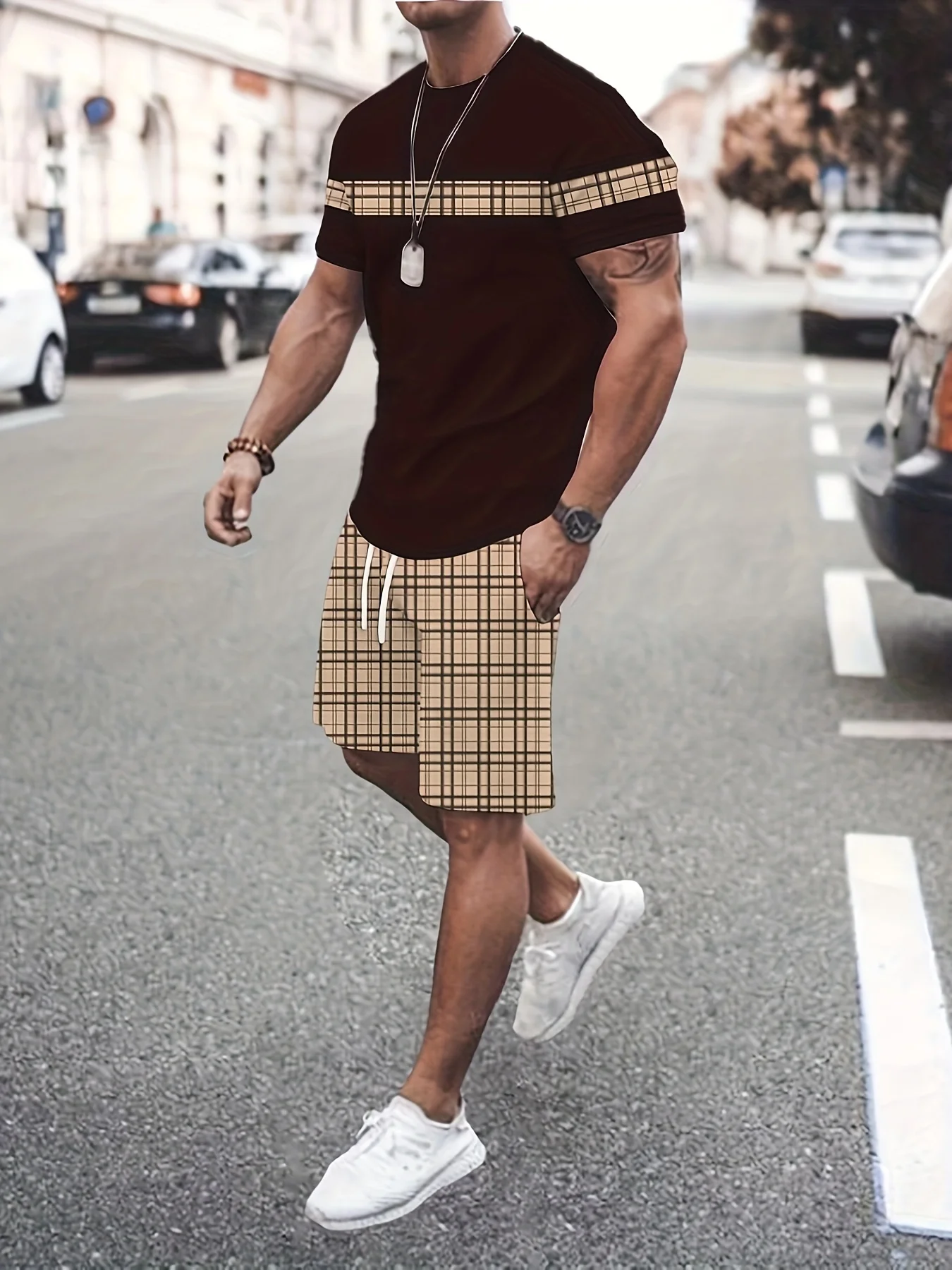 

Модный комплект 2026 года: мужская футболка и шорты в полоску с коротким рукавом и шорты-бермуды на шнурке для пляжа