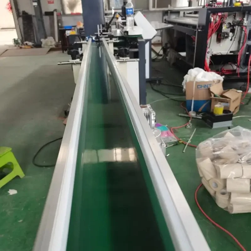 เครื่องผลิตกระดาษชำระความเร็วสูงและเครื่องทำกระดาษเช็ดครัวแบบม้วนและเจาะรู