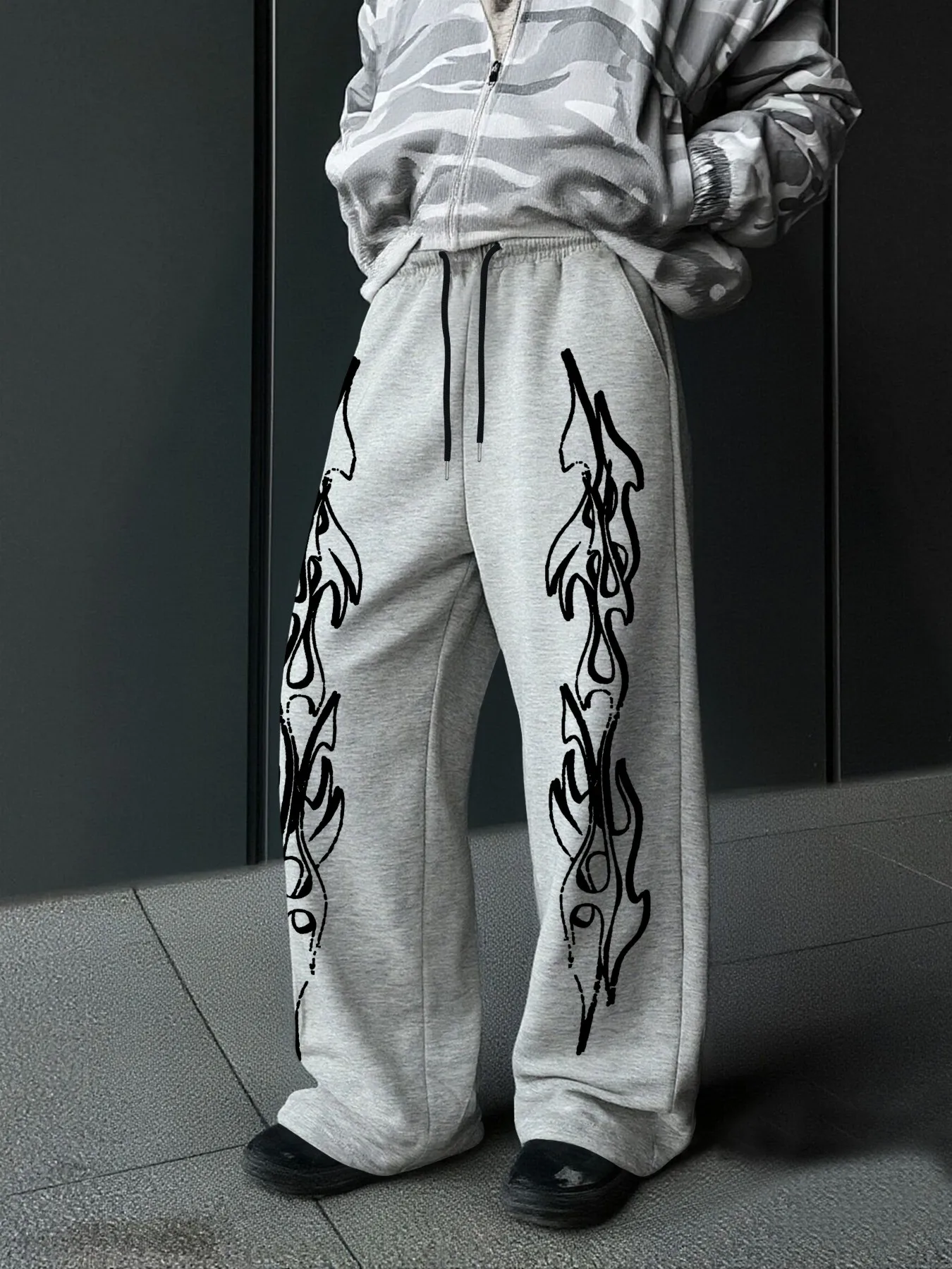 Men's Fashion Casual Sports Straight Leg Pants with Personalized Flame Print Design, Loose and Comfortable