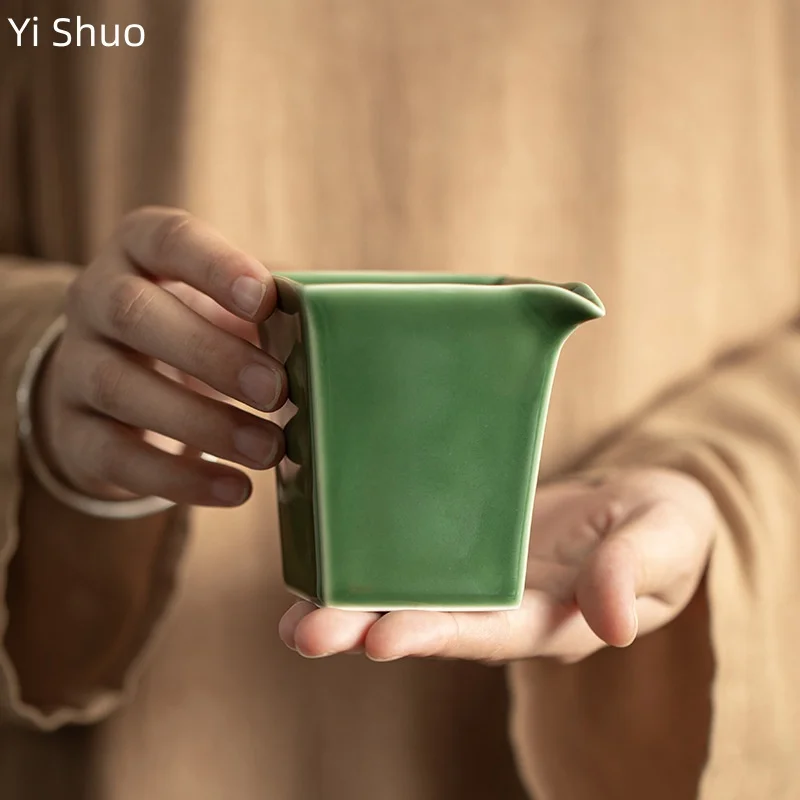 

Зеленая керамическая чаша для чая (Гун Бэй) в японском стиле, ручной работы, для равномерного разлива чая