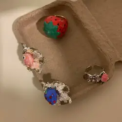 Enamel Dripping Oil Strawberry Ring for Women European American Personality Unique Vintage Jewelry Party Accessories Gift 2024