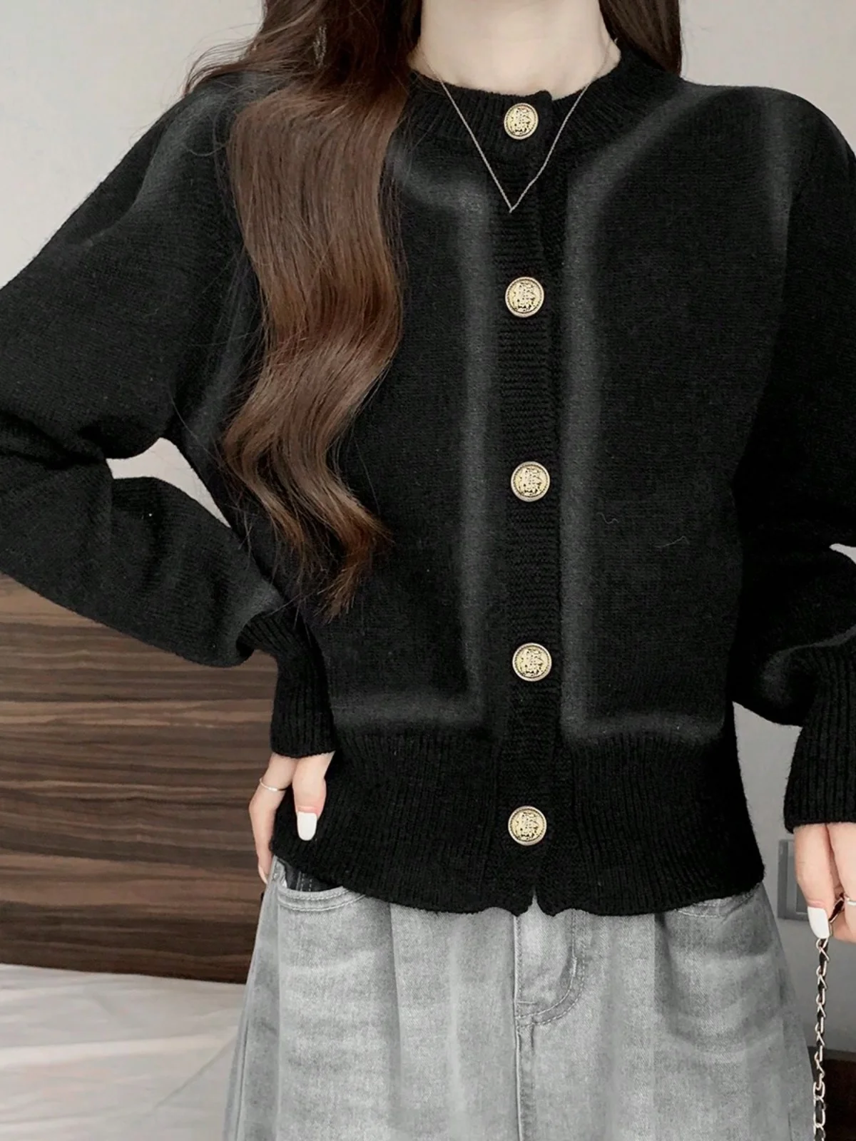เสื้อคาร์ดิแกนไหมพรมถักแบบติดกระดุม ดีไซน์ย้อนยุค เซ็กซี่ อุ่นสบาย เหมาะสำหรับฤดูใบไม้ผลิ ฤดูใบไม้ร่วง และฤดูหนาว เสื้อผู้หญิงแฟชั่น